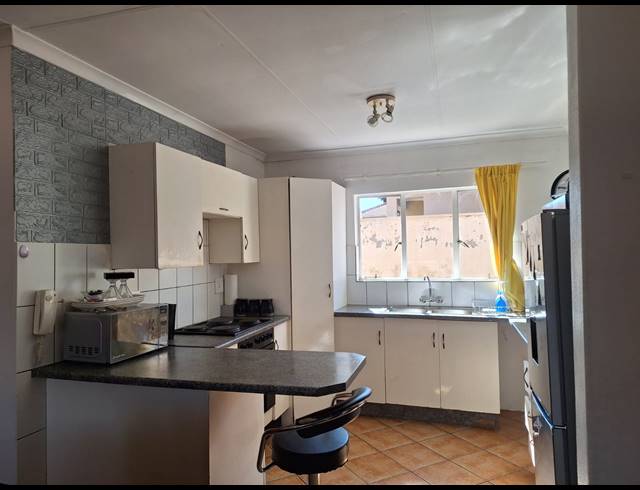 2 BEDROOM FLAT SOLD IN RENSBURG